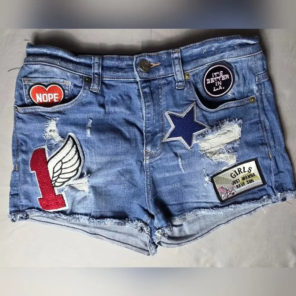 EXPRESS JEANS Women's Distressed Denim Cut-Off Shorts Size 6 - Unique Patches